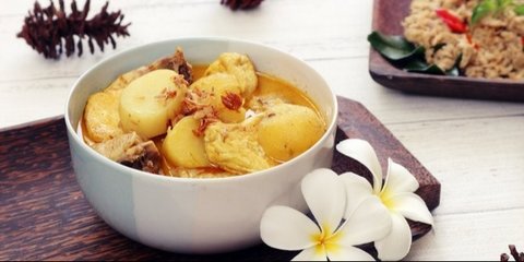 Kare ayam (credit: Tantri Setyorini)