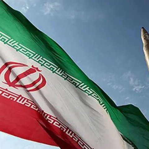 Negara Israel memiliki 612 pesawat terbang dan 241 jet tempur. Selain itu juga memiliki 146 helikopter dan 48 Helikopter tempur atau penyerang.