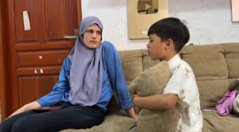 Hari Terakhir Liburan di Indonesia Ketemu Cucu, Orangtua Bule Jerman Bahagia