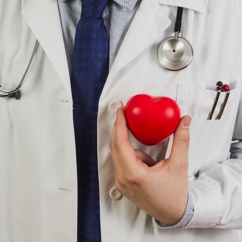 Dapatkan beragam manfaat dengan mengonsumsi buah rambutan. Tidak hanya buahnya, biji dan kulitnya pun bisa dimanfaatkan, lho!