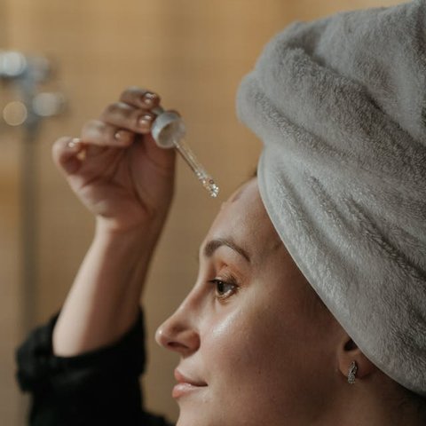 Mengenal Peptida, Unsur Skincare yang Bisa Kurangi Garis Halus dan Kerutan, Bikin Wajah Jadi Lebih Awet Muda