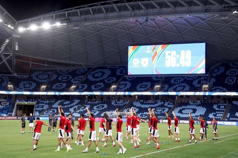 Pemain Timnas Indonesia menggelar sesi latihan menjelang laga lanjutan putaran ketiga Kualifikasi Piala Dunia FIFA 2026 melawan Australia di Stadion Allianz, Sydney, Australia, pada 19 Maret 2025.