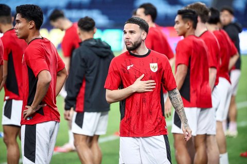 Pemain Timnas Indonesia, Calvin Verdonk saat mengikuti sesi latihan menjelang pertandingan kualifikasi Piala Dunia FIFA 2026 melawan Australia di Stadion Allianz, Sydney, Australia, pada 19 Maret 2025.