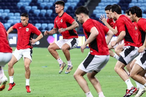 Pemain Timnas Indonesia mengikuti sesi latihan menjelang pertandingan kualifikasi Piala Dunia FIFA 2026 melawan Australia di Stadion Allianz, Sydney, Australia, pada 19 Maret 2025.
