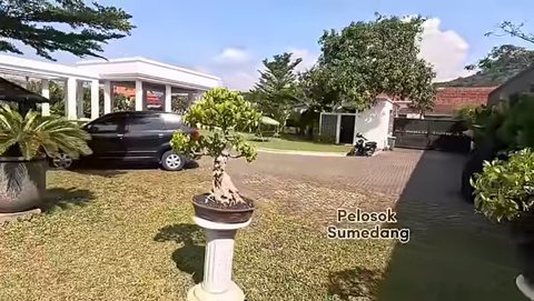 Potret Rumah Mewah & Megah Rossa di Sumedang, Bergaya ala Amerika & Miliki Halaman Sangat Luas