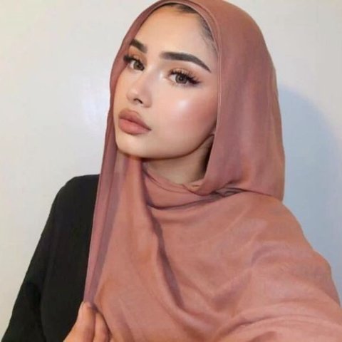 Ilustrasi Persiapan Makeup agar Tampil Fresh dan Natural