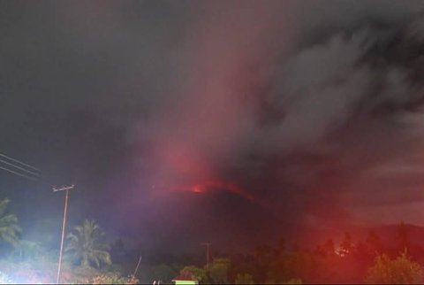 Gunung Lewotobi Laki-laki Erupsi Besar