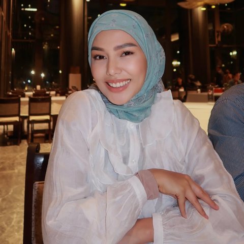 Bisa Jadi Inspirasi, Gaya Hijab Dara Arafah yang Cocok dalam Berbagai Penampilan