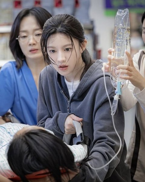 Dibintangi Go Yoon Jung, Intip Seputar Sinopsis Drakor Terbaru 'RESIDENT PLAYBOOK'