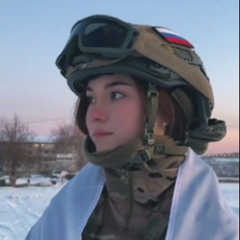 Penampakan Tentara Wanita Rusia, di Medan Perang atau Tidak Tetap Cantik Mempesona