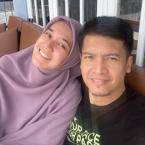 Potret Dhini Aminarti dan Dimas Seto yang Makin Romantis ( IG @dimasseto_1 @dhiniaminarti)