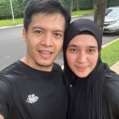 Potret Dhini Aminarti dan Dimas Seto yang Makin Romantis ( IG @dimasseto_1 @dhiniaminarti)