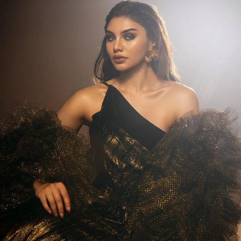 Fashionable dan Cocok untuk Pesta, Intip Outfit Hitam ala Jihane Almira yang Curi Perhatian