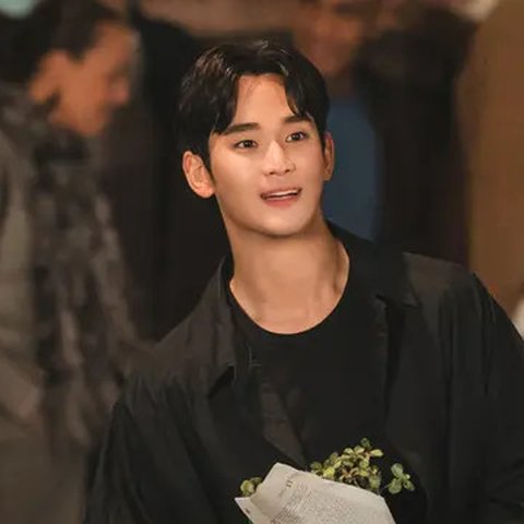 Kim Soo Hyun dalam drakor Queen of Tears. (tvN via Soompi)