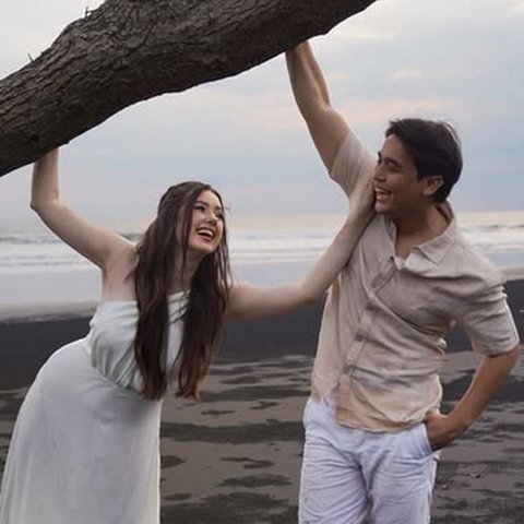 5 Potret Billy Syahputra Lamar Sang Pacar Vika Kolesnaya di Bali, Romantis Banget!