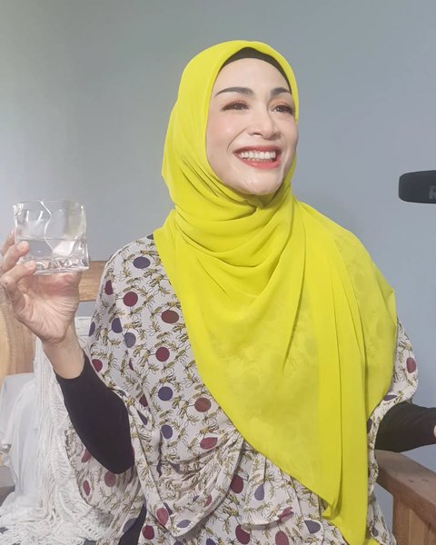 Makin Langsing dan Cantik, Intip Potret Terbaru Dewi Hughes