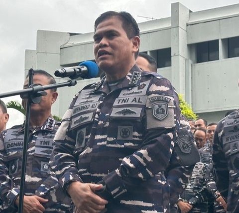 Kepala Staf TNI Angkatan Laut (KSAL) Laksamana TNI Muhammad Ali mengumumkan bahwa pembongkaran pagar laut di perairan Tangerang tinggal 8 kilometer lagi dari total 30,16 kilometer, selaras dengan arahan Presiden untuk membantu kesulitan nelayan.