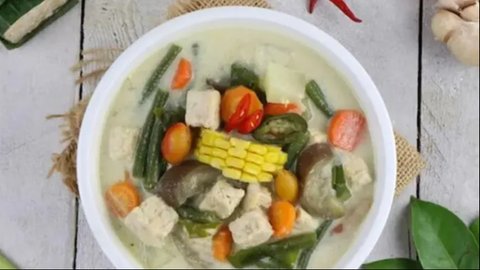 Hidangan Pendamping Ketupat yang Cocok Disajikan saat Lebaran, Sayur Lodeh hingga Dendeng Balado