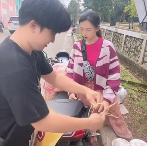 Mantan Aktor FTV, Eduard Sidik, Sukses Jualan Bakso Cilok dan Cuanki di Pinggir Jalan