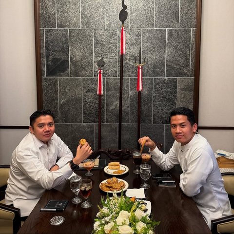 Potret 'Upin Ipin' Bukber Menunya Gorengan, Sosok Keduanya Dekat dengan Prabowo dan Jokowi