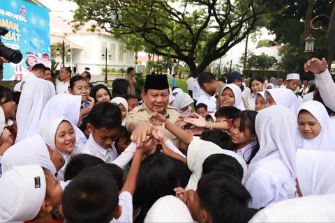 prabowo dan anak SD