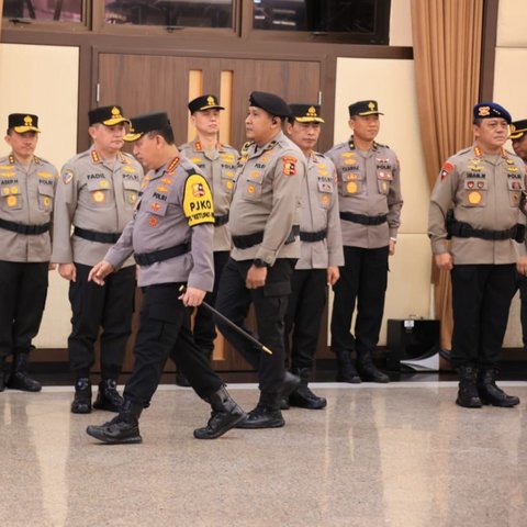 Kapolri Pimpin Kenaikan 38 Perwira Tinggi