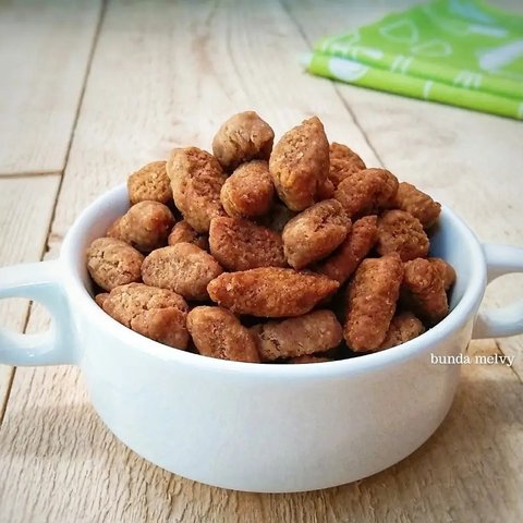 Kue Biji Ketapang Kelapa Parut. (dok. Cookpad/@BundaMelvySofia)