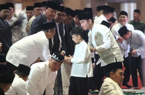 FOTO: Momen Prabowo-Gibran Laksanakan Salat Idulfitri 1446 Hijriah di Masjid Istiqlal