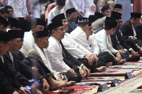FOTO: Momen Prabowo-Gibran Laksanakan Salat Idulfitri 1446 Hijriah di Masjid Istiqlal