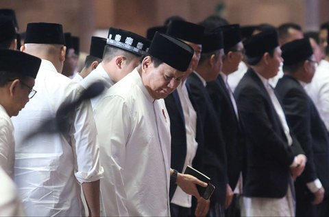 FOTO: Momen Prabowo-Gibran Laksanakan Salat Idulfitri 1446 Hijriah di Masjid Istiqlal