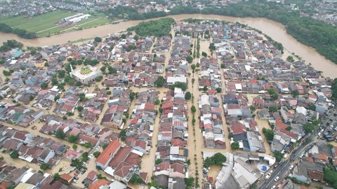 Pantauan udara memperlihatkan kondisi banjir di kawasan Jatiasih, Kota Bekasi, Jawa Barat, Selasa (4/3/2025).