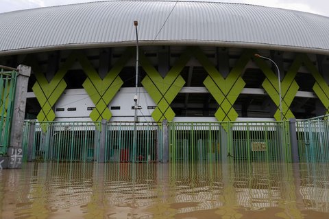 FOTO: Stadion Patriot Candrabhaga Dikepung Banjir Jelang Duel Persija vs PSS Sleman, Begini Kondisinya!