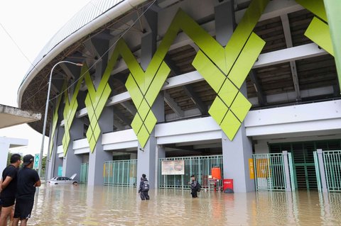 FOTO: Stadion Patriot Candrabhaga Dikepung Banjir Jelang Duel Persija vs PSS Sleman, Begini Kondisinya!