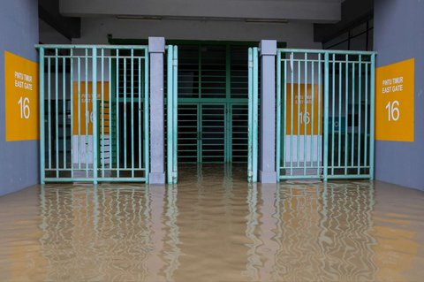 FOTO: Stadion Patriot Candrabhaga Dikepung Banjir Jelang Duel Persija vs PSS Sleman, Begini Kondisinya!
