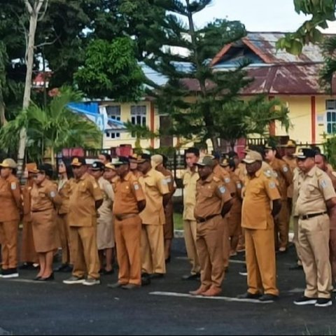 Pemerintah Kabupaten Biak Numfor mengalokasikan Rp502 miliar dari APBD 2025 untuk membayar gaji 5.331 ASN, termasuk PNS dan PPPK, dengan efisiensi anggaran perjalanan dinas.