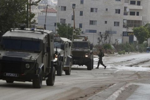 Setelah sepekan melakukan serangan di kota Tammun, Tepi Barat, tentara Israel menarik diri meninggalkan kerusakan, sementara operasi militer berlanjut di lokasi lain.