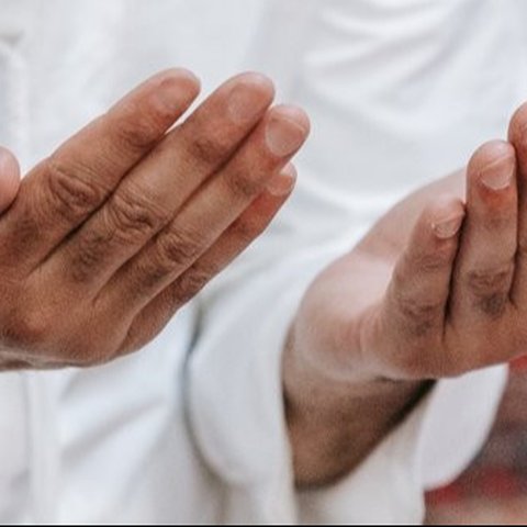ilustrasi berdoa. &copy; pexels.com/Timur Weber