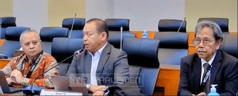 Tiga Pakar di DPR RI