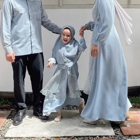 Inspirasi Gaya Baju Lebaran Anak Perempuan, Dari Princess Ala Khalisa Hingga Elegan ala Baby Xarena