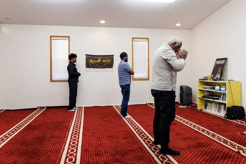 Langkah ini diambil agar jemaah masjid dapat menjalankan ibadah puasa dengan durasi yang konsisten setiap tahunnya.