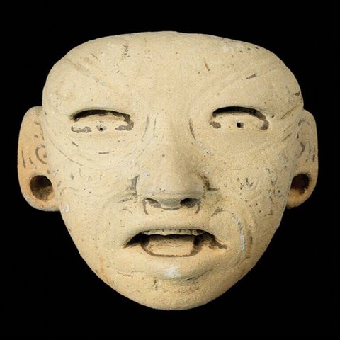 patung aneh di piramida el salvador