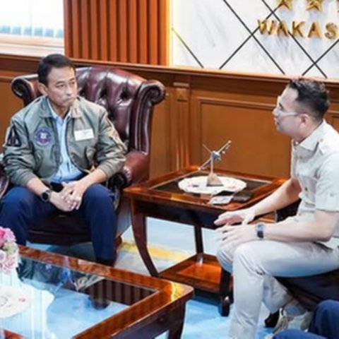 Potret Raffi Ahmad Kunjungi Mabes TNI AU, Dipuji Tak Kenal Lelah Demi Generasi Muda Maju dan Berkembang