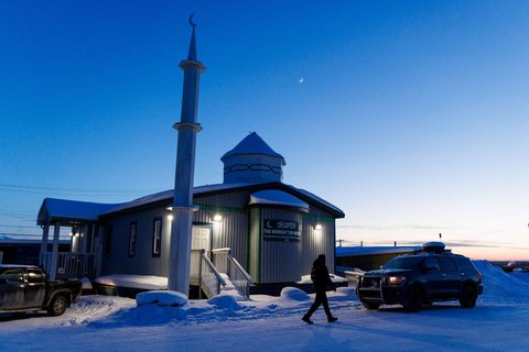 Suasana Masjid Midnight Sun yang disebut sebagai masjid&nbsp;paling utara di belahan Bumi bagian barat.