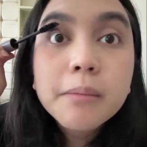Tips Makeup Antimenor dengan Blush On Rp60 Ribuan Ala Rachel Amanda (credit: instagram/auroramanda95