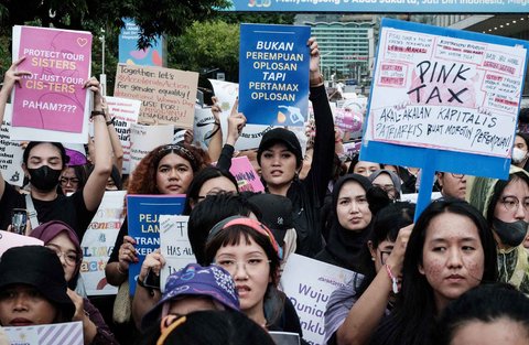 FOTO:  Peringati Hari Perempuan Sedunia, Aktivis Perempuan Menyerukan Penegakan Demokrasi dan Supremasi Hukum