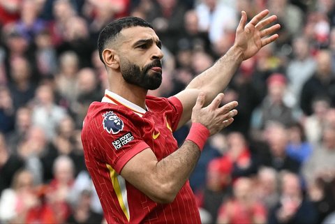 Penyerang Liverpool asal Mesir Mohamed Salah saat pertandingan sepak bola Liga Primer Inggris antara Liverpool dan Southampton di Anfield di Liverpool, Inggris, (08/03/2025).