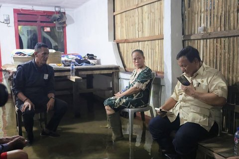 Prabowo Terjun Langung ke Warga Terdampak Bajir di Kabupaten Bekasi