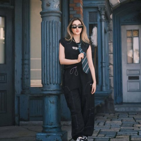 Gaya monokrom Ranty Maria yang jadi inspirasi