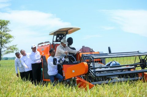 Menteri Pertanian menyatakan revolusi akses pupuk telah meningkatkan produktivitas padi nasional secara signifikan berkat kebijakan Presiden Prabowo Subianto,  mengakibatkan peningkatan harga gabah dan kesejahteraan petani.