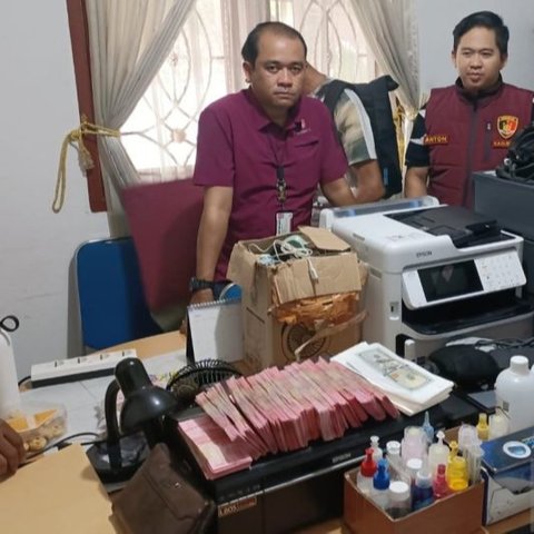 Uang Palsu Ditemukan di 'Pabrik' Bogor Capai Rp3,3 Miliar, Duit Siap Edar Rp1,3 Miliar